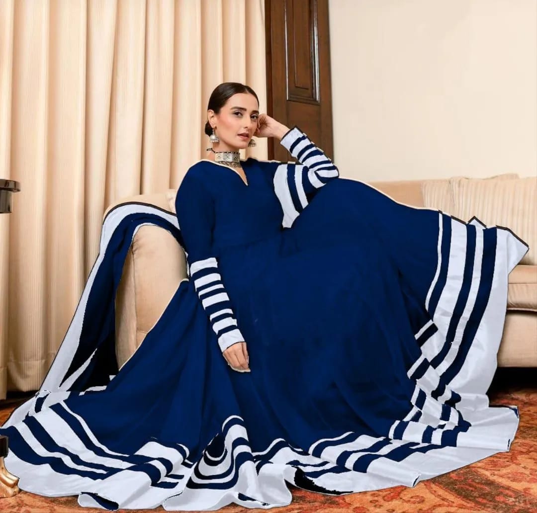 3 Pcs Women's Stitched Crinkle Chiffon Applique Suit